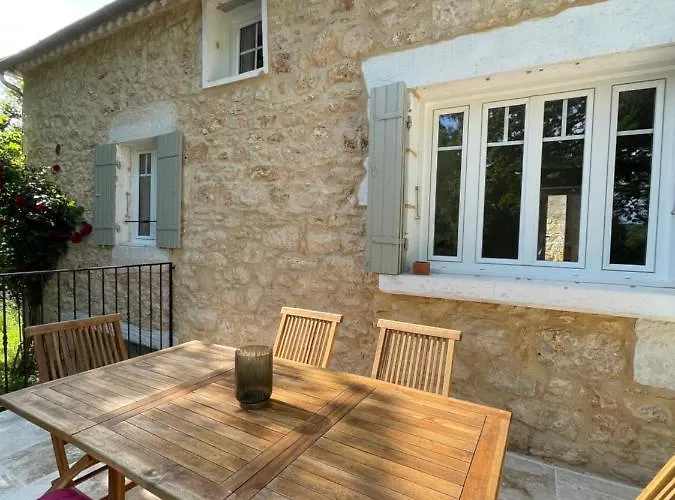 Les Camelis Holiday home